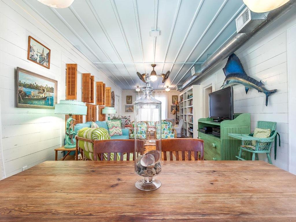 Breeze Inn 티베아일랜드 외부 사진